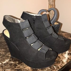 Black Sandel Wedges